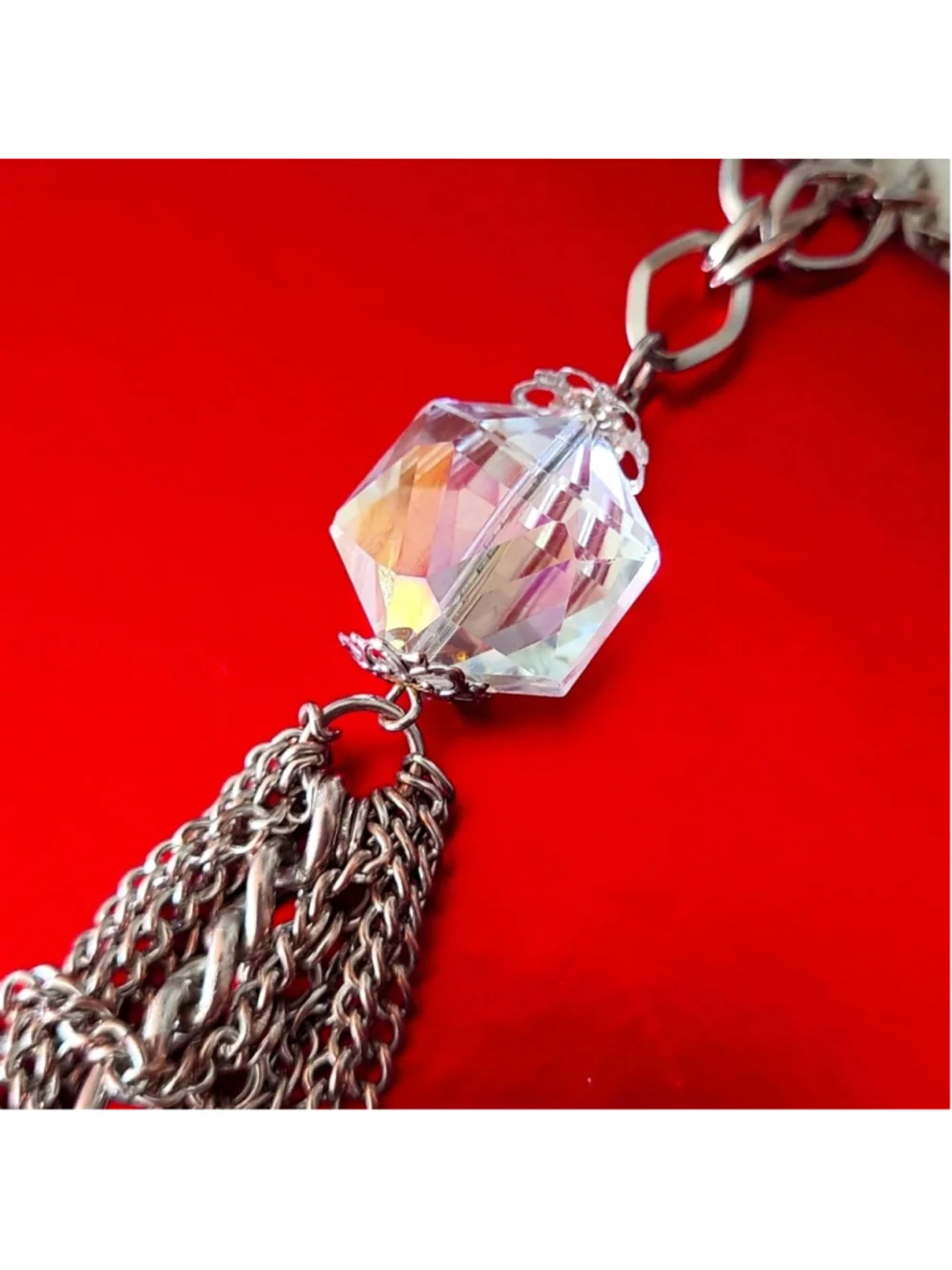Vintage Chain Necklace with Crystal Pendant – Subtle Elegance